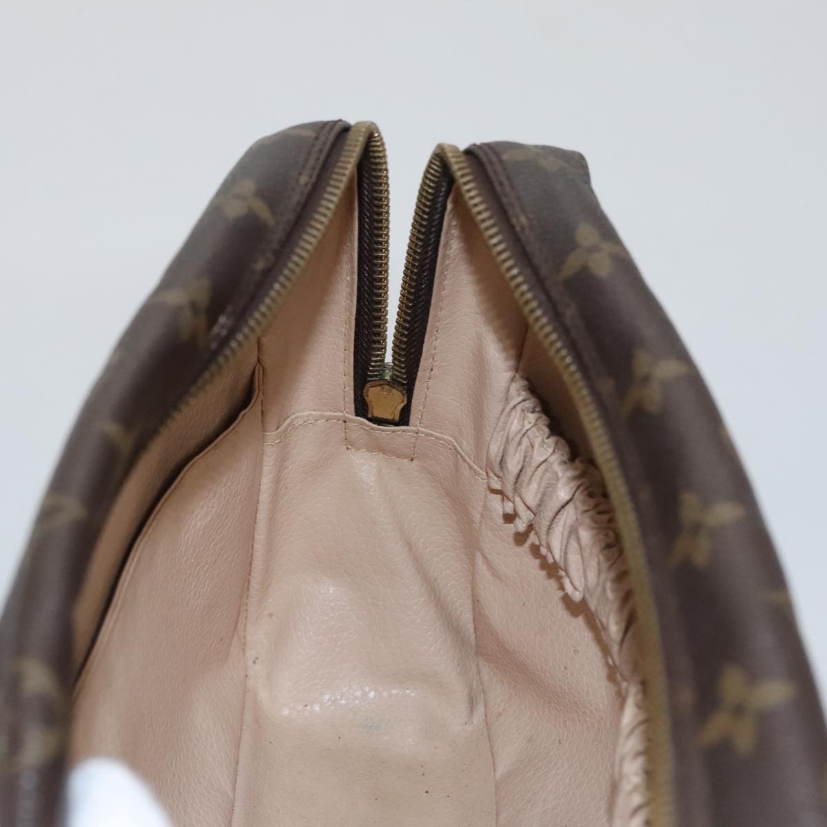 LOUIS VUITTON Monogram Trousse Toilette 28 Clutch Bag M47522 LV PP056