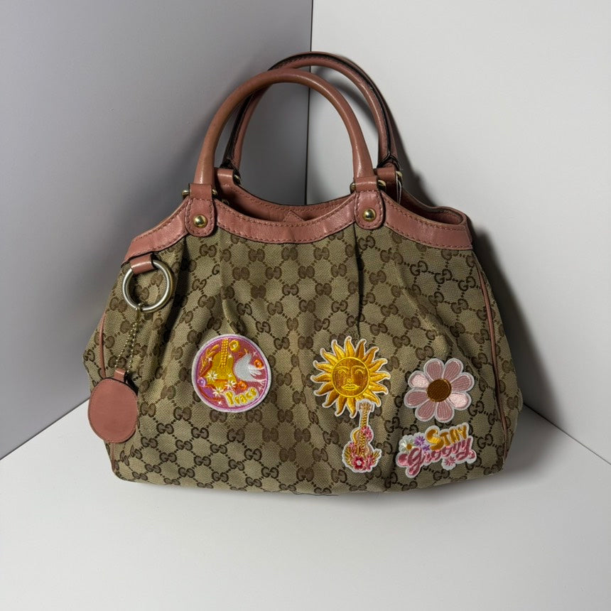 GLM-- GG Supreme Beige Canvas Tote Medium with Patch Details