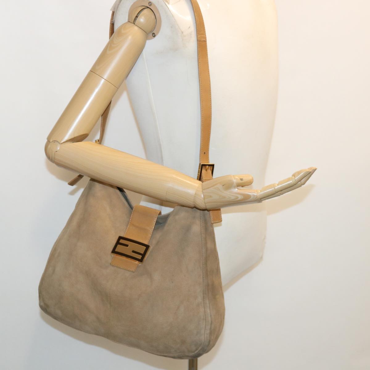 FENDI Mamma Baguette Shoulder Bag Suede Leather Brown rd2986