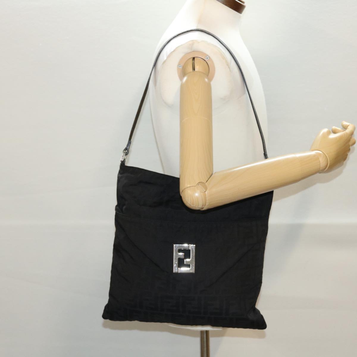 FENDI Zucca Canvas Shoulder Bag Black 06-10 15999 002 rd5061