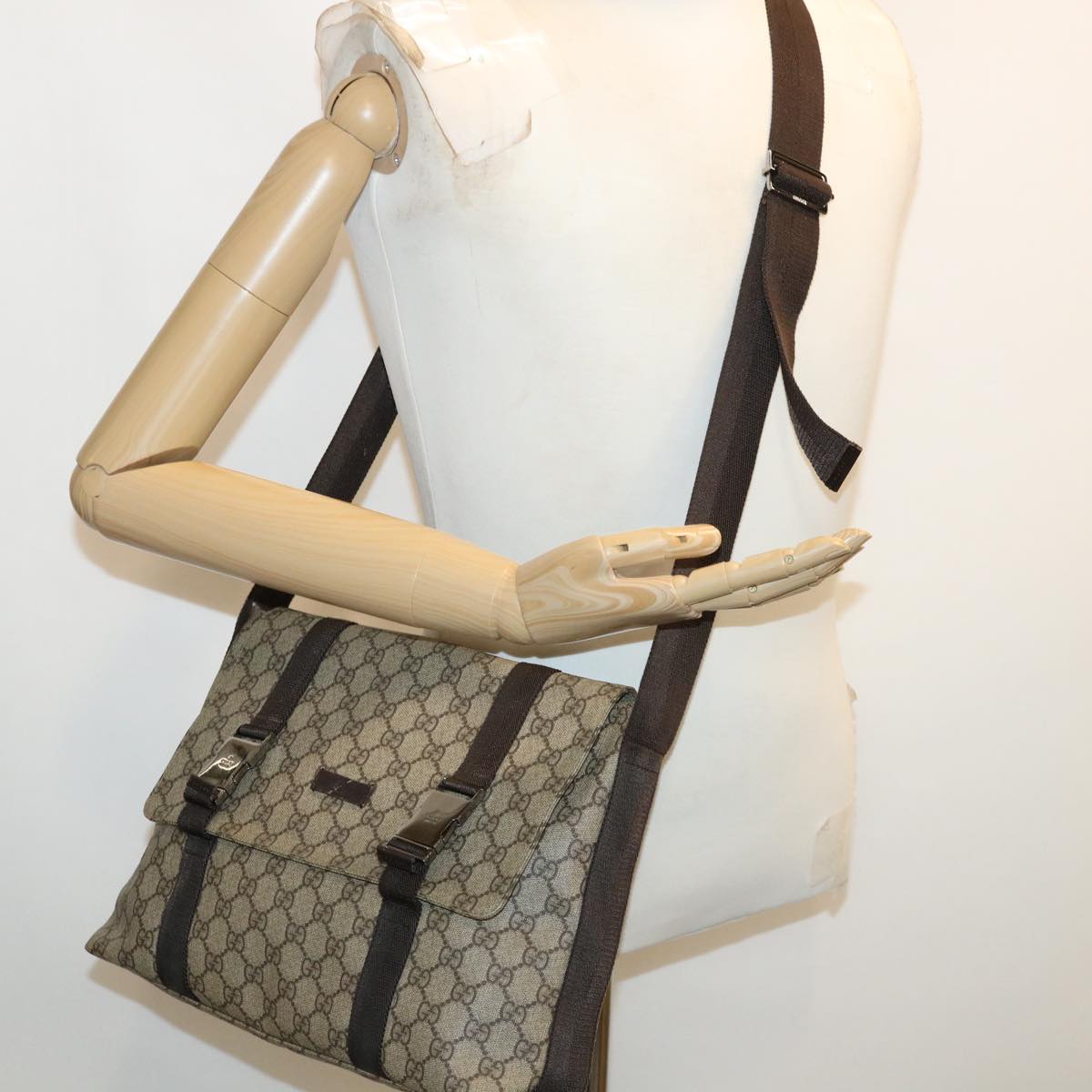 GUCCI GG Canvas Shoulder Bag PVC Leather Beige ro507