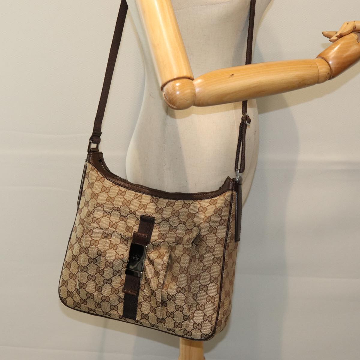 GUCCI GG Canvas Shoulder Bag Beige 131211 tb1106