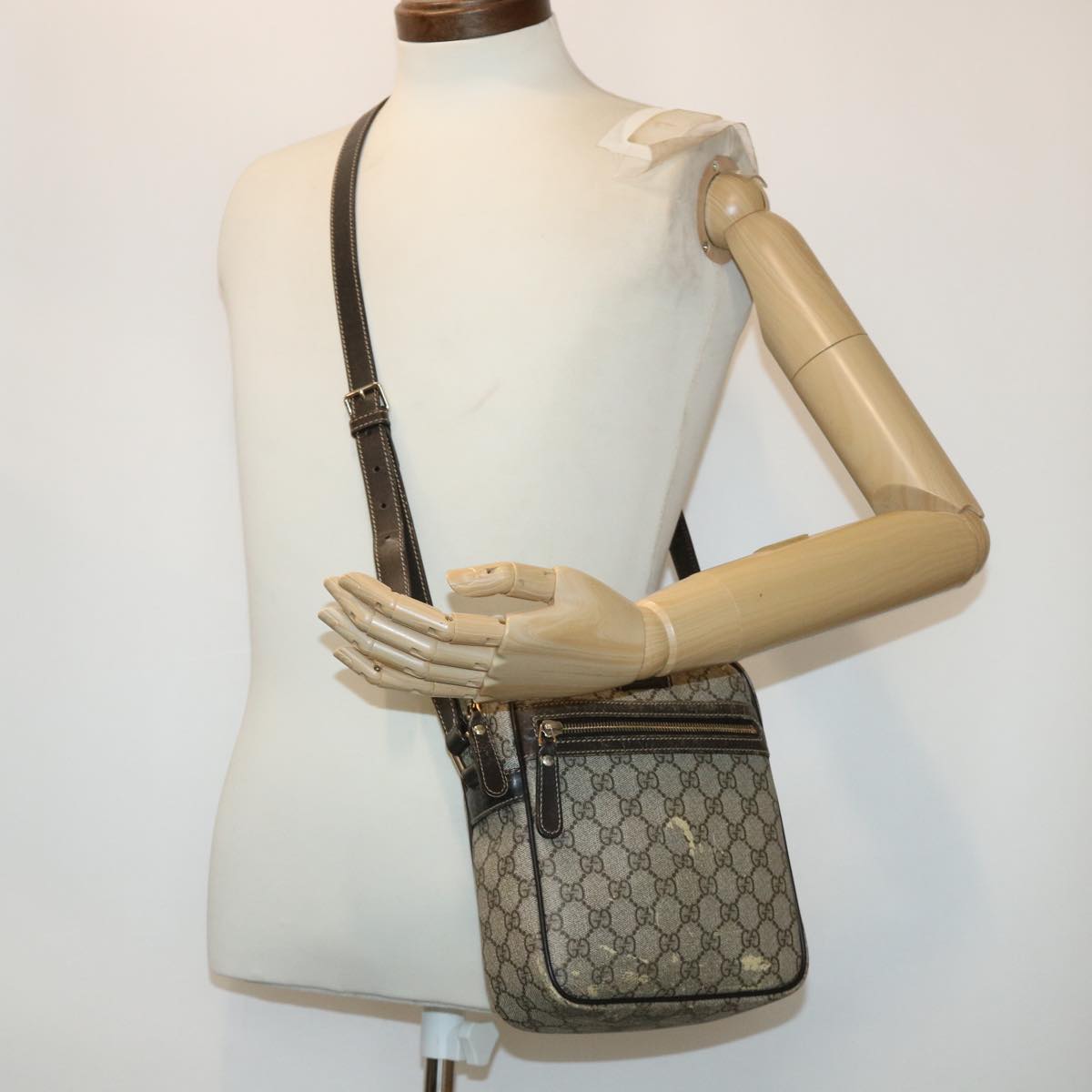 GUCCI GG Canvas Shoulder Bag PVC Leather Beige 233268 tb745