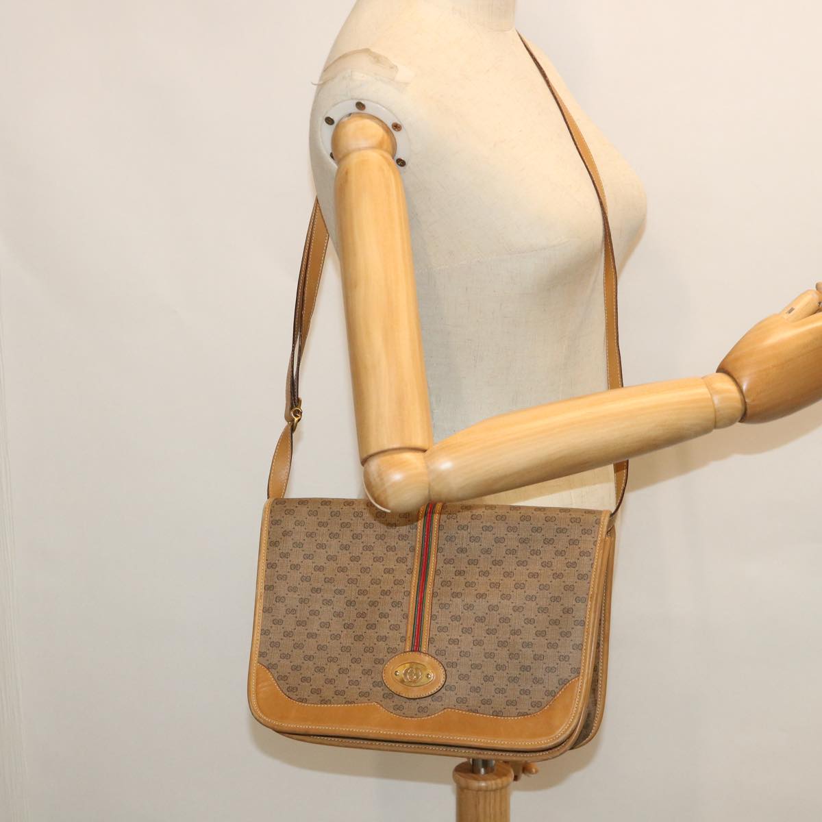 GUCCI Micro GG Canvas Web Sherry Line Shoulder Bag Beige th4016