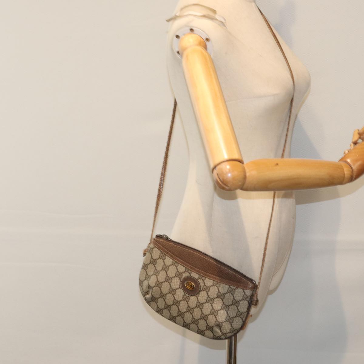 GUCCI GG Supreme Shoulder Bag PVC Leather Beige Gold 904 02 020 th5254
