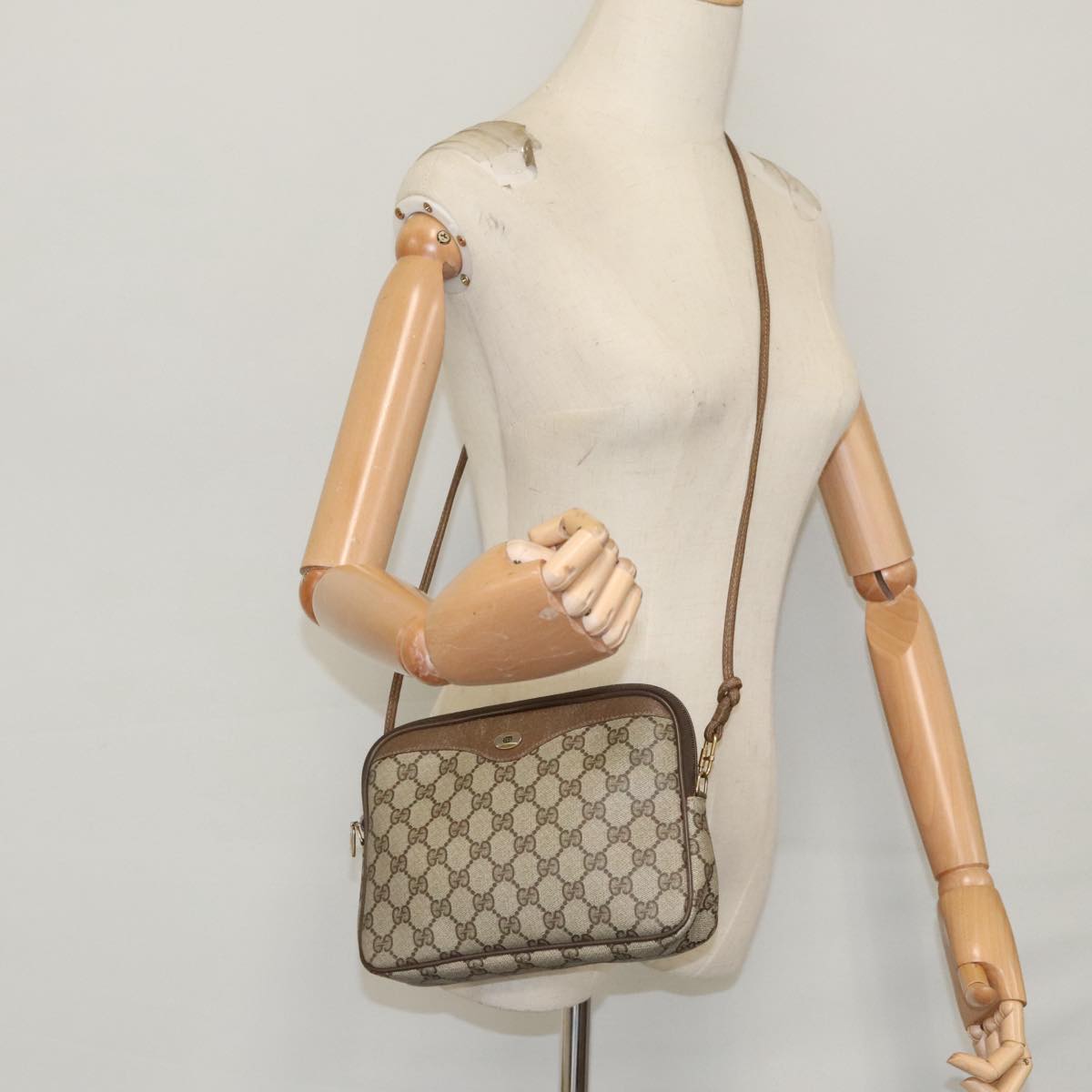 GUCCI GG Supreme Shoulder Bag PVC Beige Gold 97 02 068 th5444