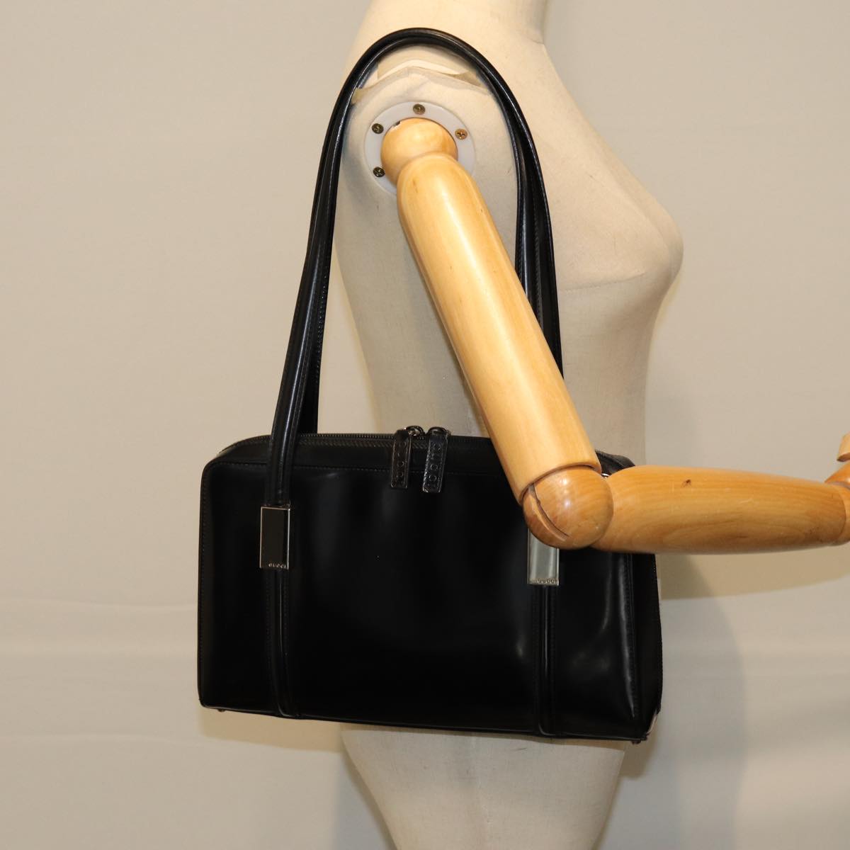 GUCCI Shoulder Bag Enamel Black ti1748