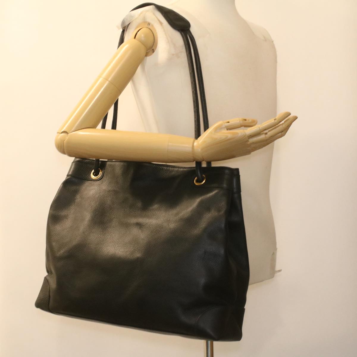 GUCCI Shoulder Bag Leather Black ti935
