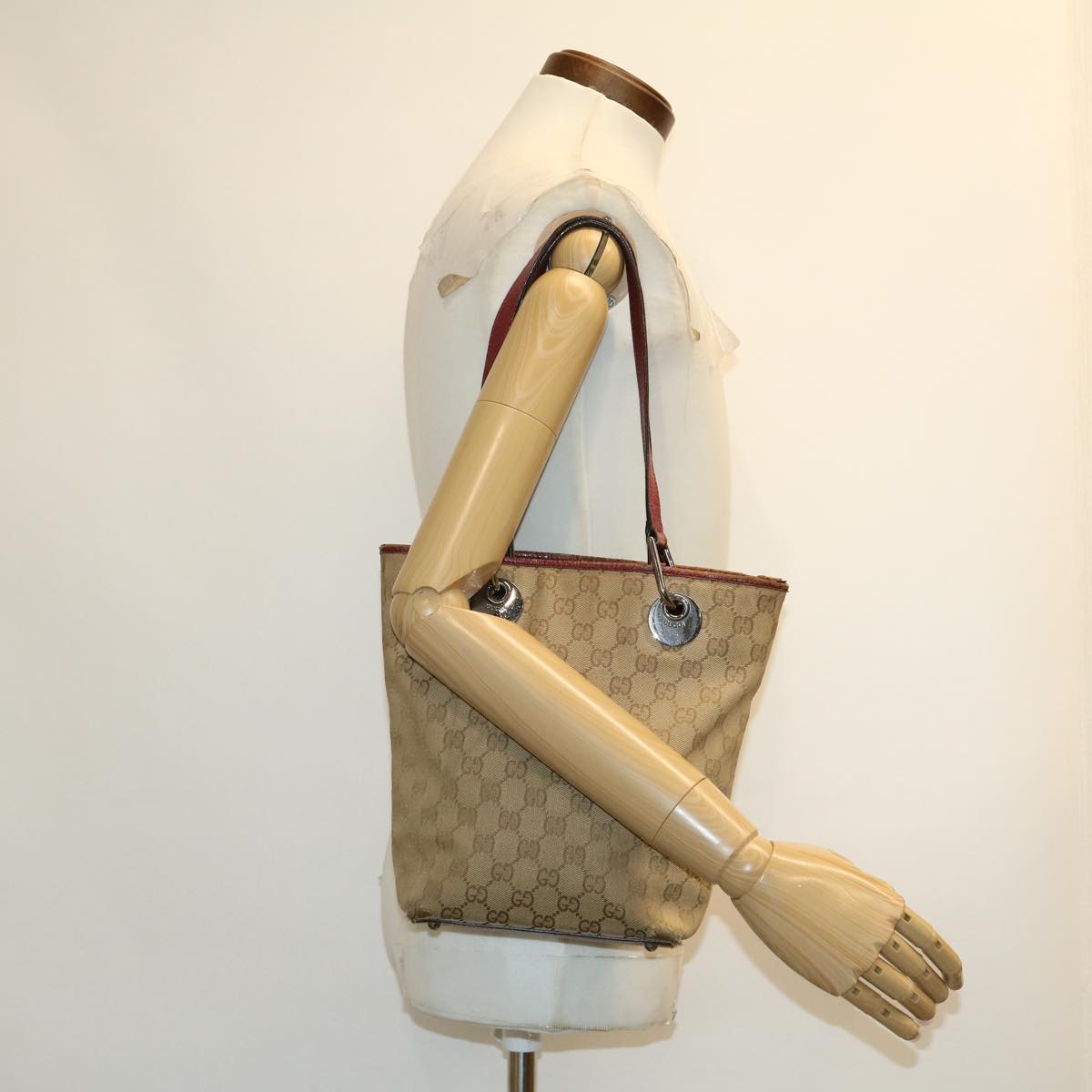 GUCCI GG Canvas Tote Bag Beige uy028