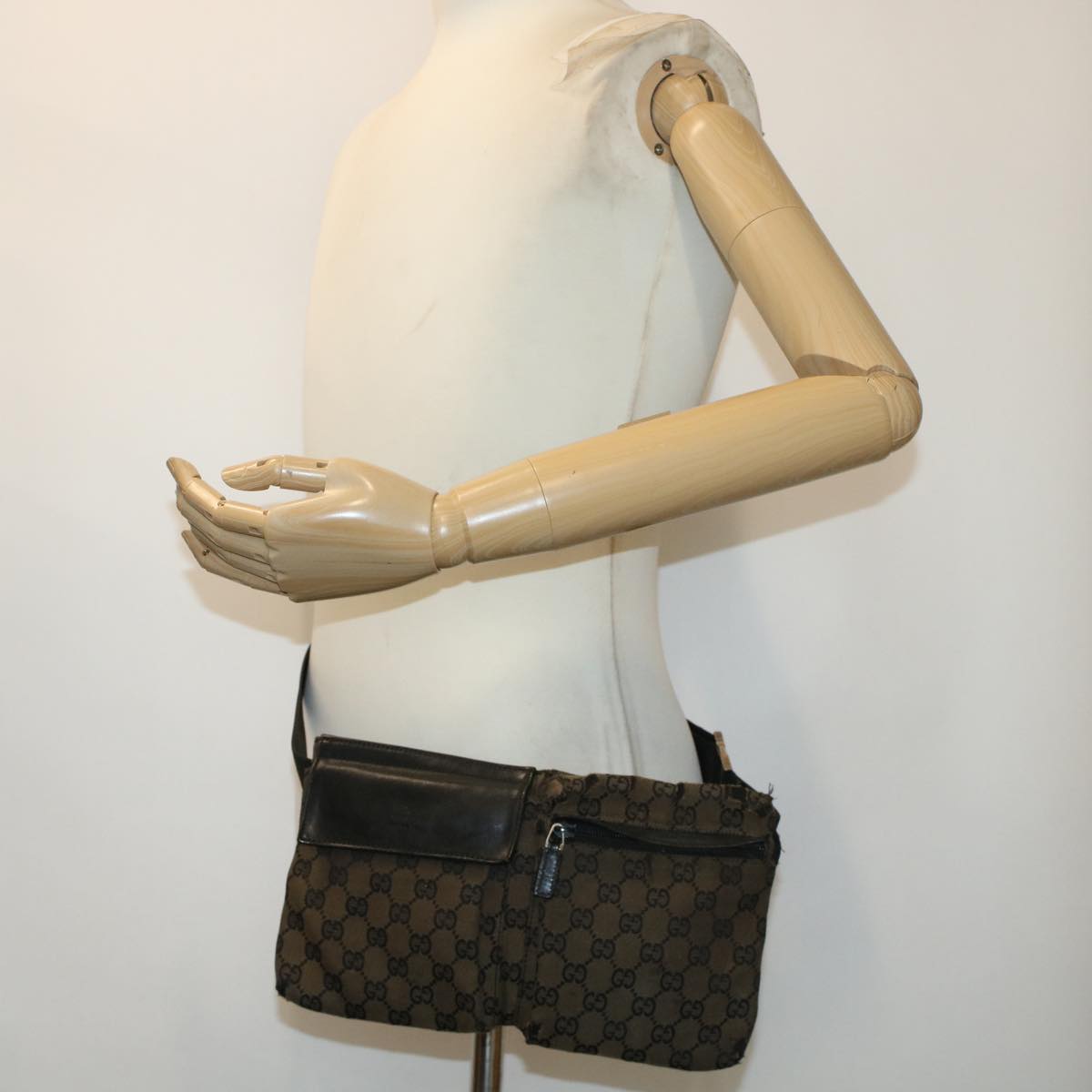 GUCCI GG Canvas Waist bag Brown 018•1621 200047 yb164