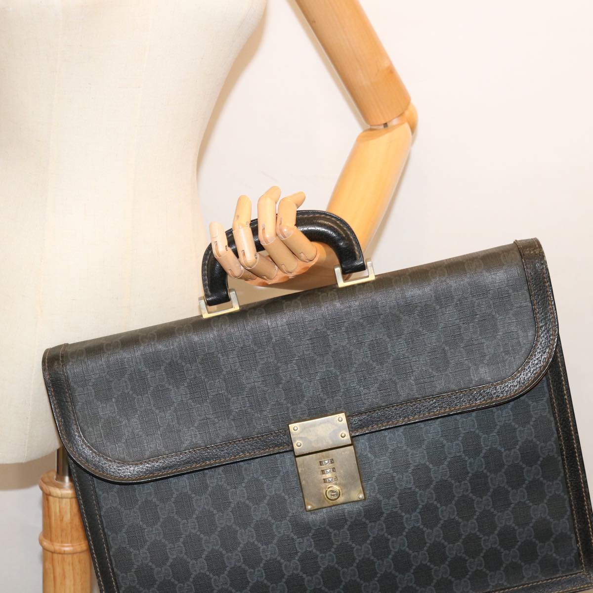 GUCCI GG Supreme Hand Bag PVC Black 904 20 002 yk11784
