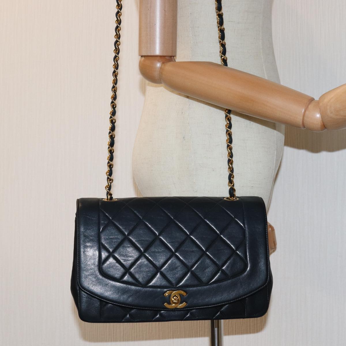 CHANEL Diana Matelasse Chain Shoulder Bag Lamb Skin Black CC yk12474