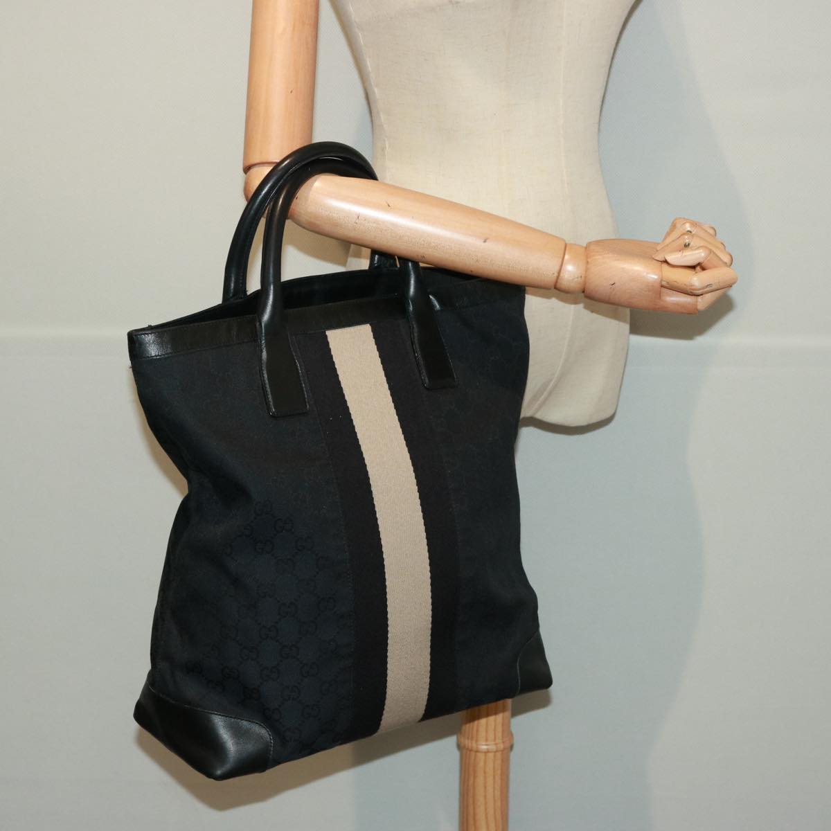 GUCCI GG Canvas Hand Bag White Black 002 1093 yk13186