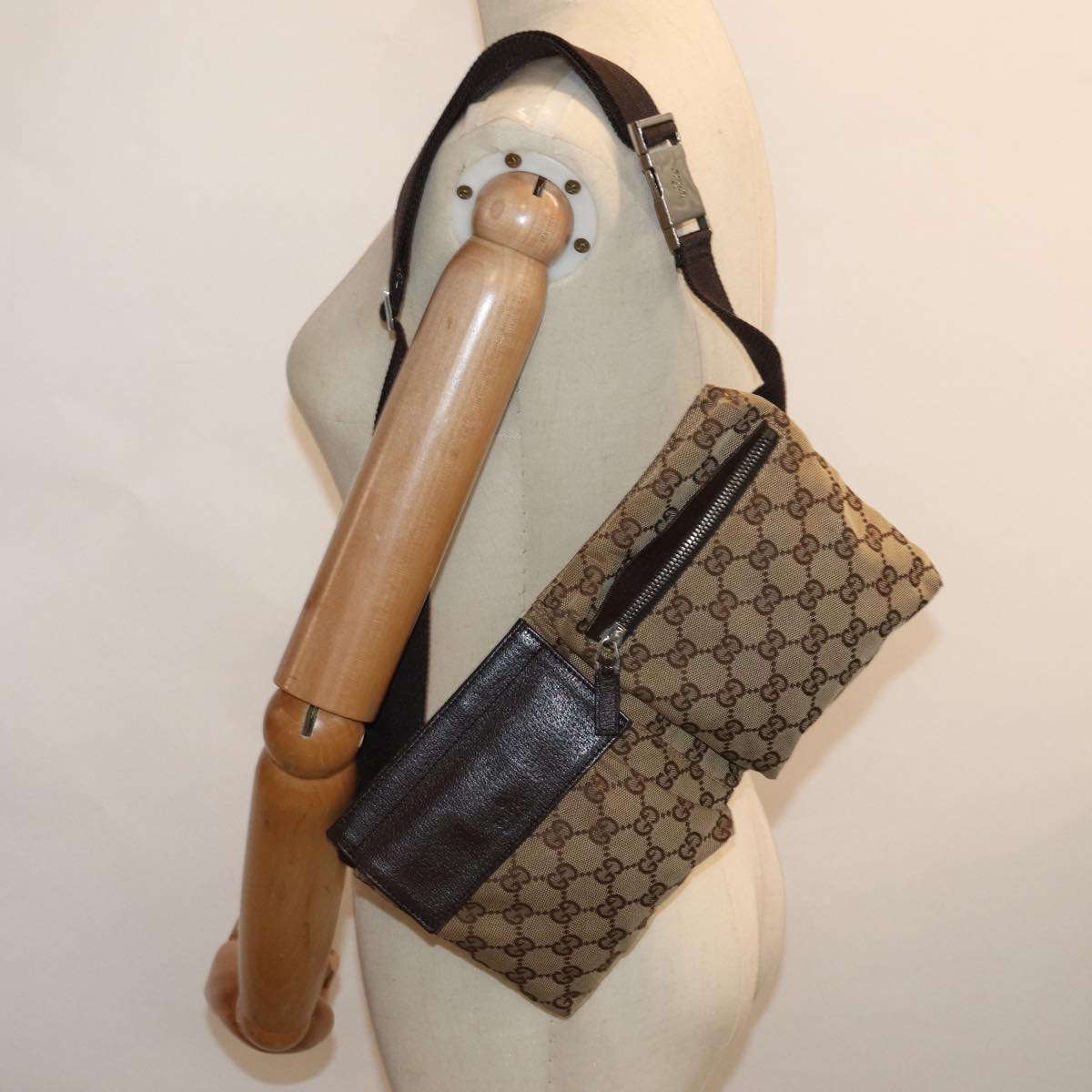 GUCCI GG Canvas Waist bag Beige 28566 yk13396