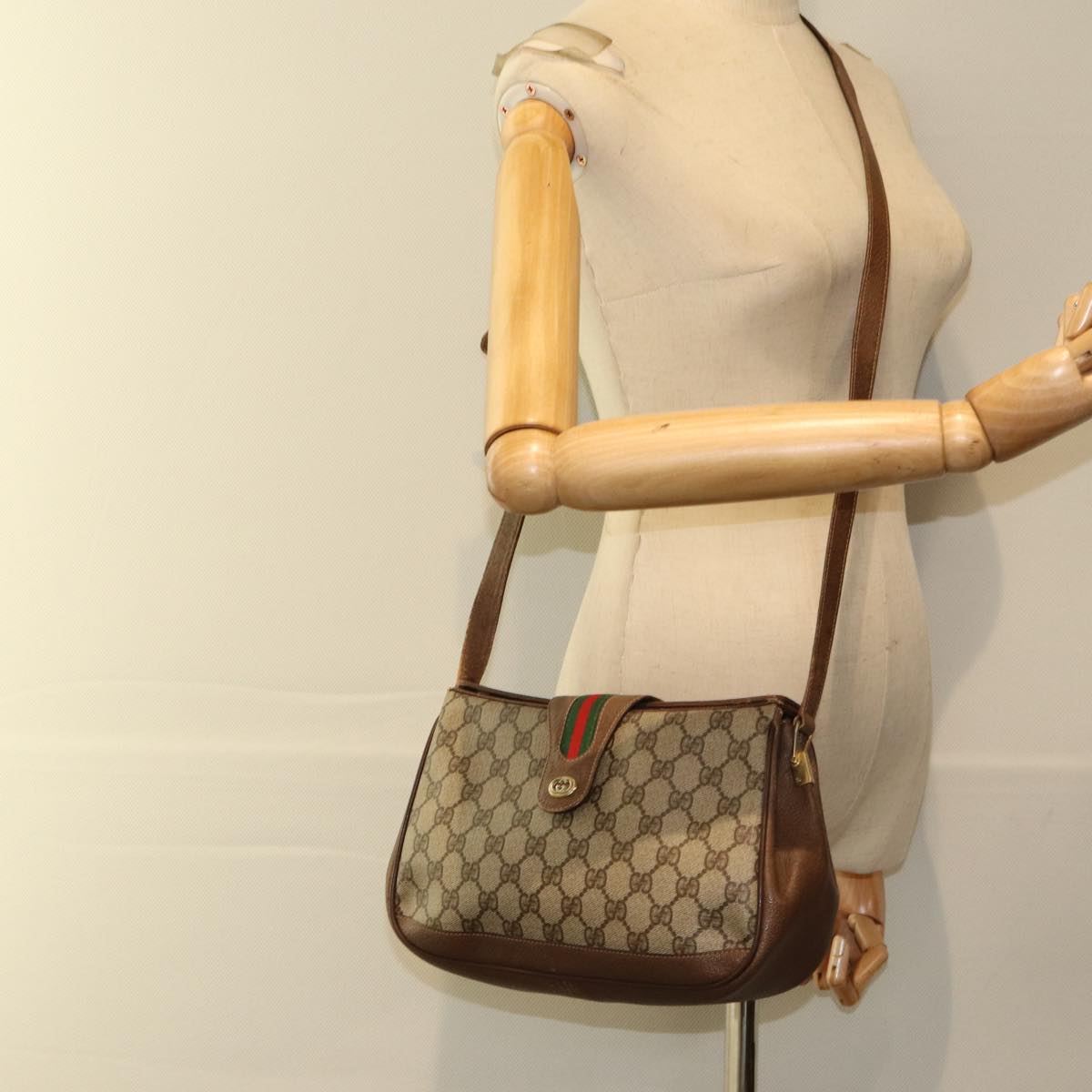 GUCCI GG Supreme Web Sherry Line Shoulder Bag PVC Beige 116 02 076 yk13885