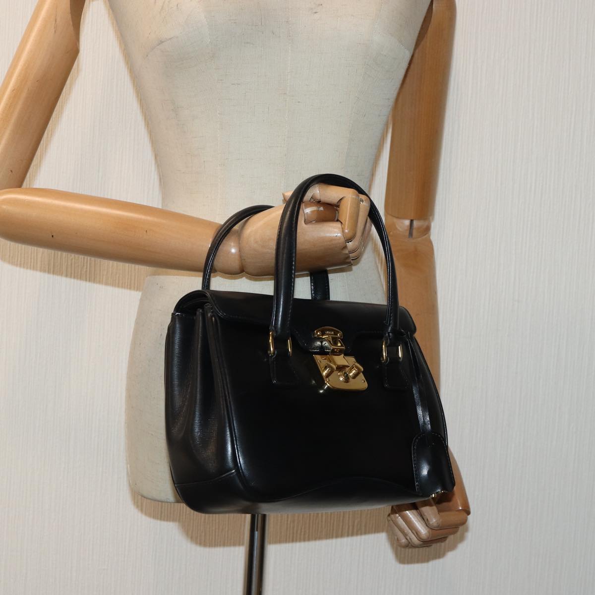 GUCCI Ready Lock Hand Bag Leather Black Gold 000 46 0227 yk14632