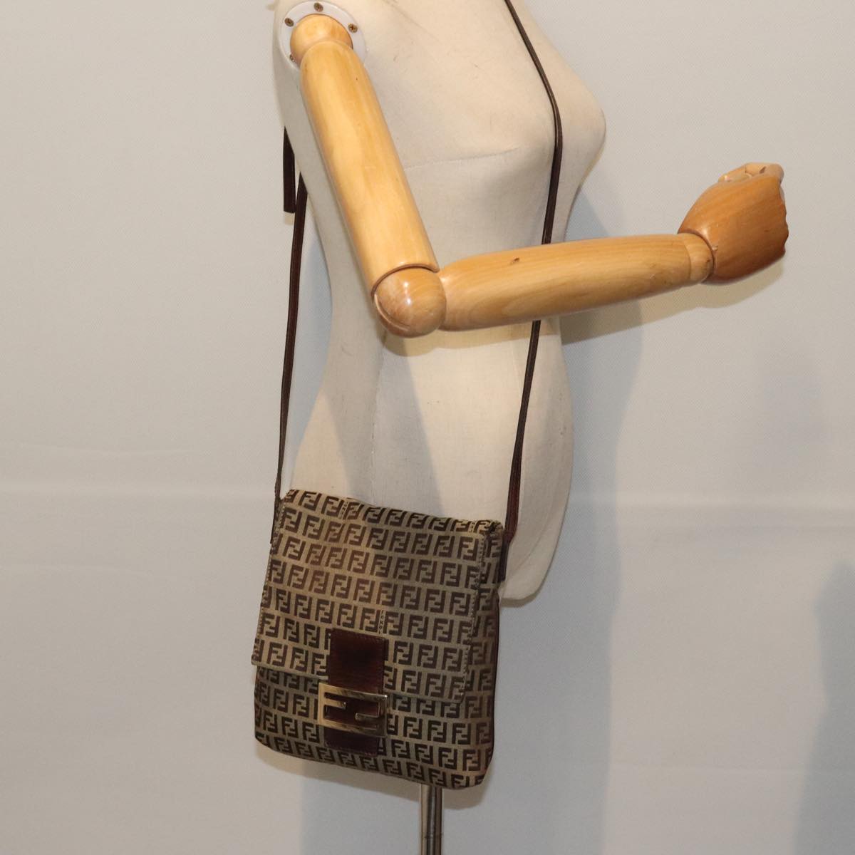 FENDI Zucchino Canvas Shoulder Bag Beige yk15249