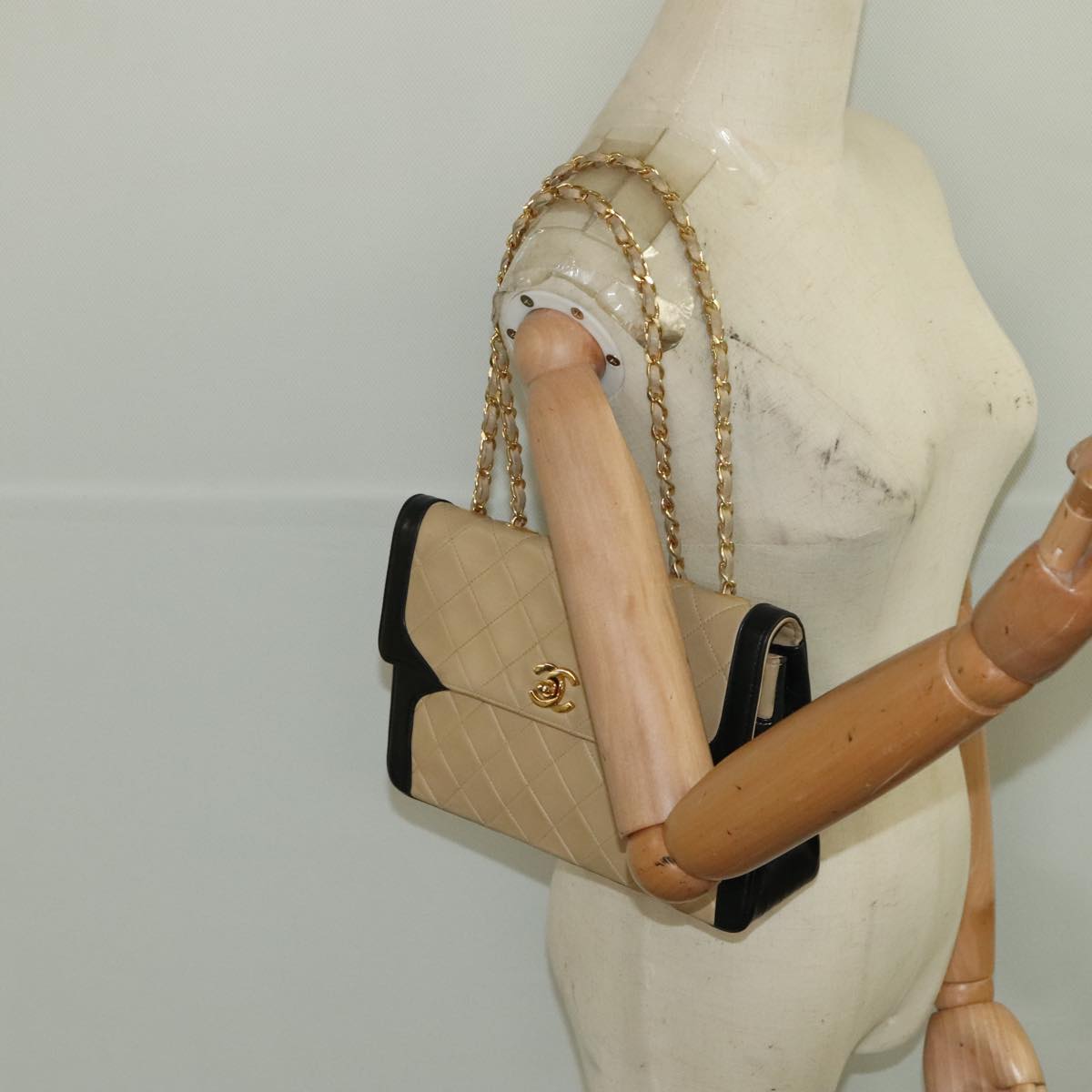 CHANEL Matelasse Chain Hand Bag Lamb Skin Beige Gold CC yk15903