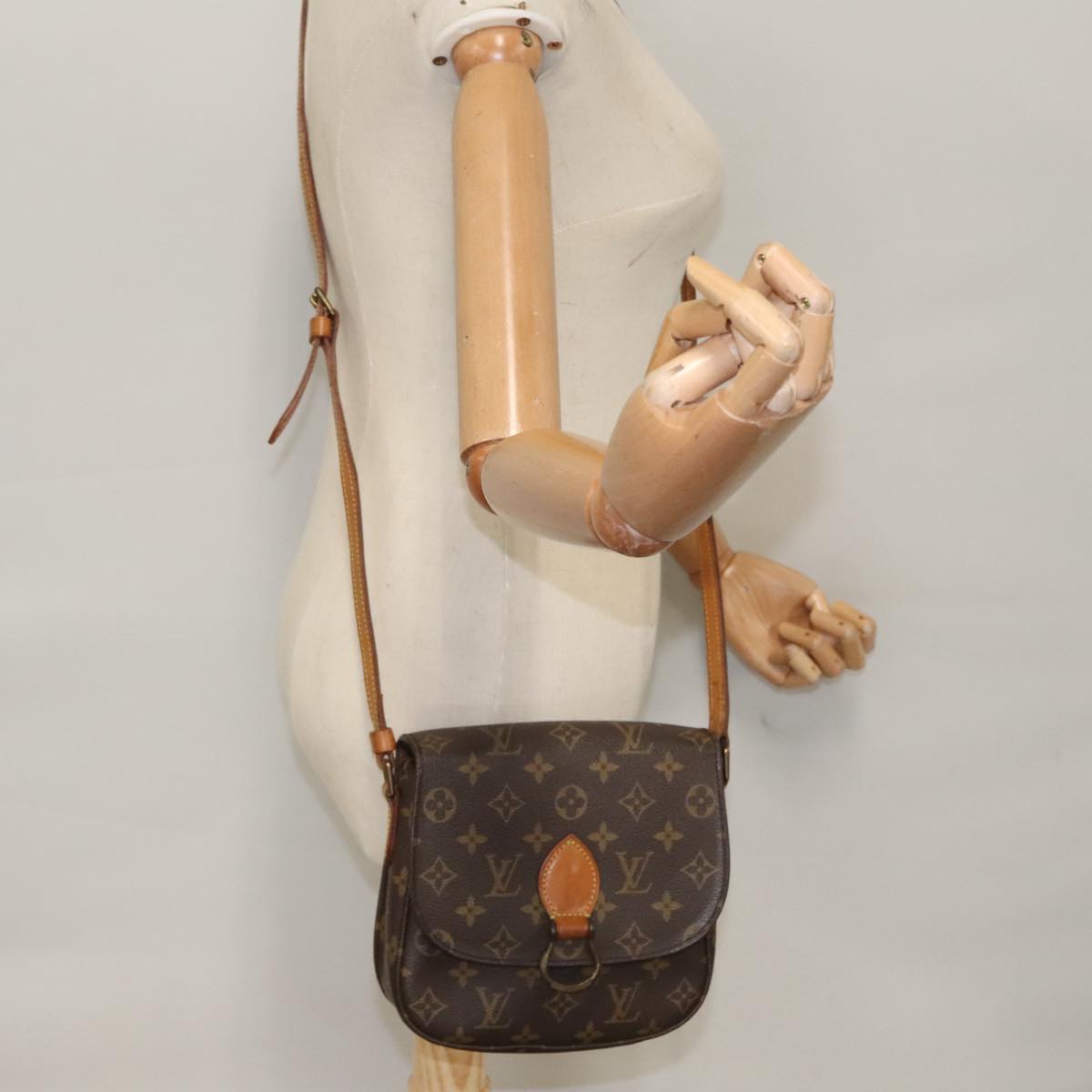 LOUIS VUITTON Monogram Saint Cloud MM Shoulder Bag M51243 LV yk16377