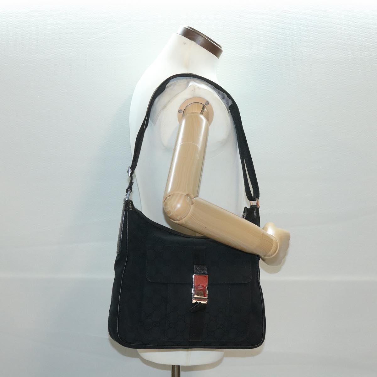 GUCCI GG Canvas Shoulder Bag Black 131211 yk6108