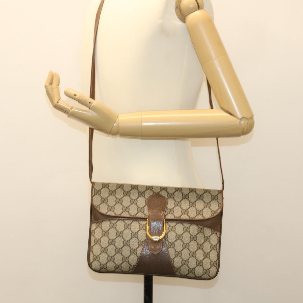 GUCCI GG Canvas Shoulder Bag PVC Leather Beige yk6997B