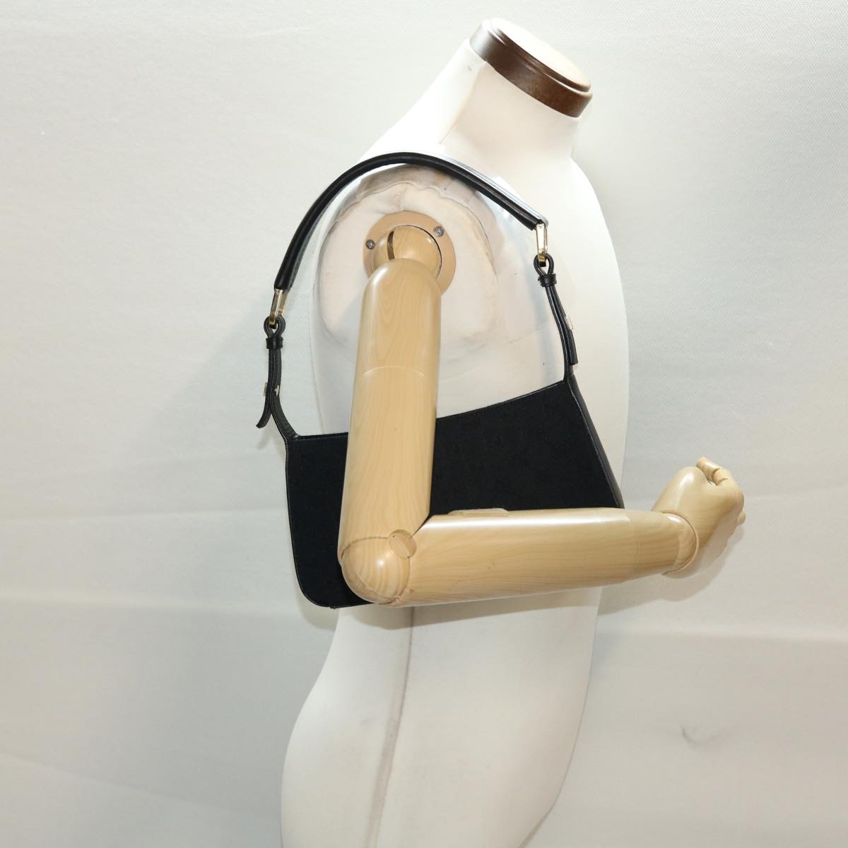 GUCCI GG Canvas Shoulder Bag Black 0014285 yk7184