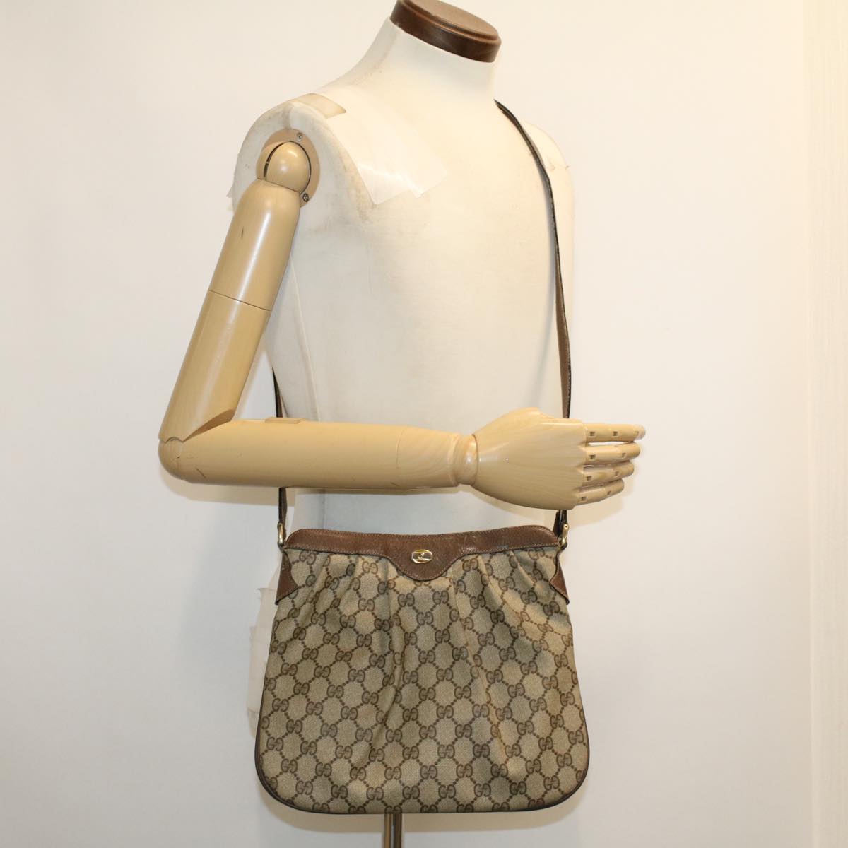 GUCCI GG Canvas Shoulder Bag PVC Leather Beige yk7340