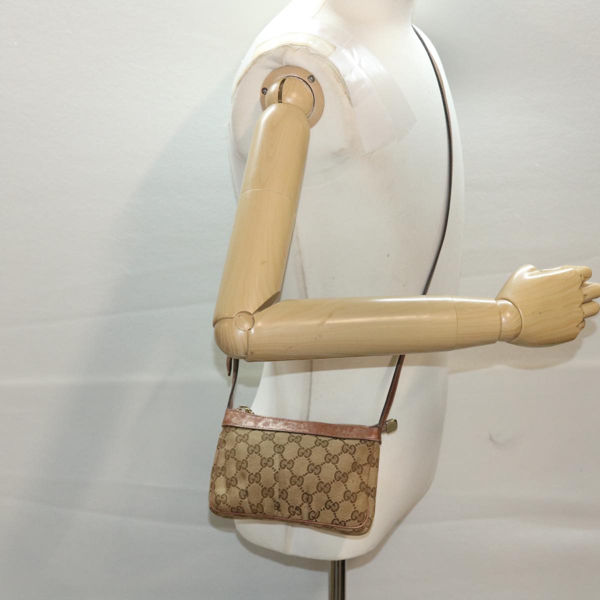 GUCCI GG Canvas Shoulder Bag Leather Beige 256899 yk7570B