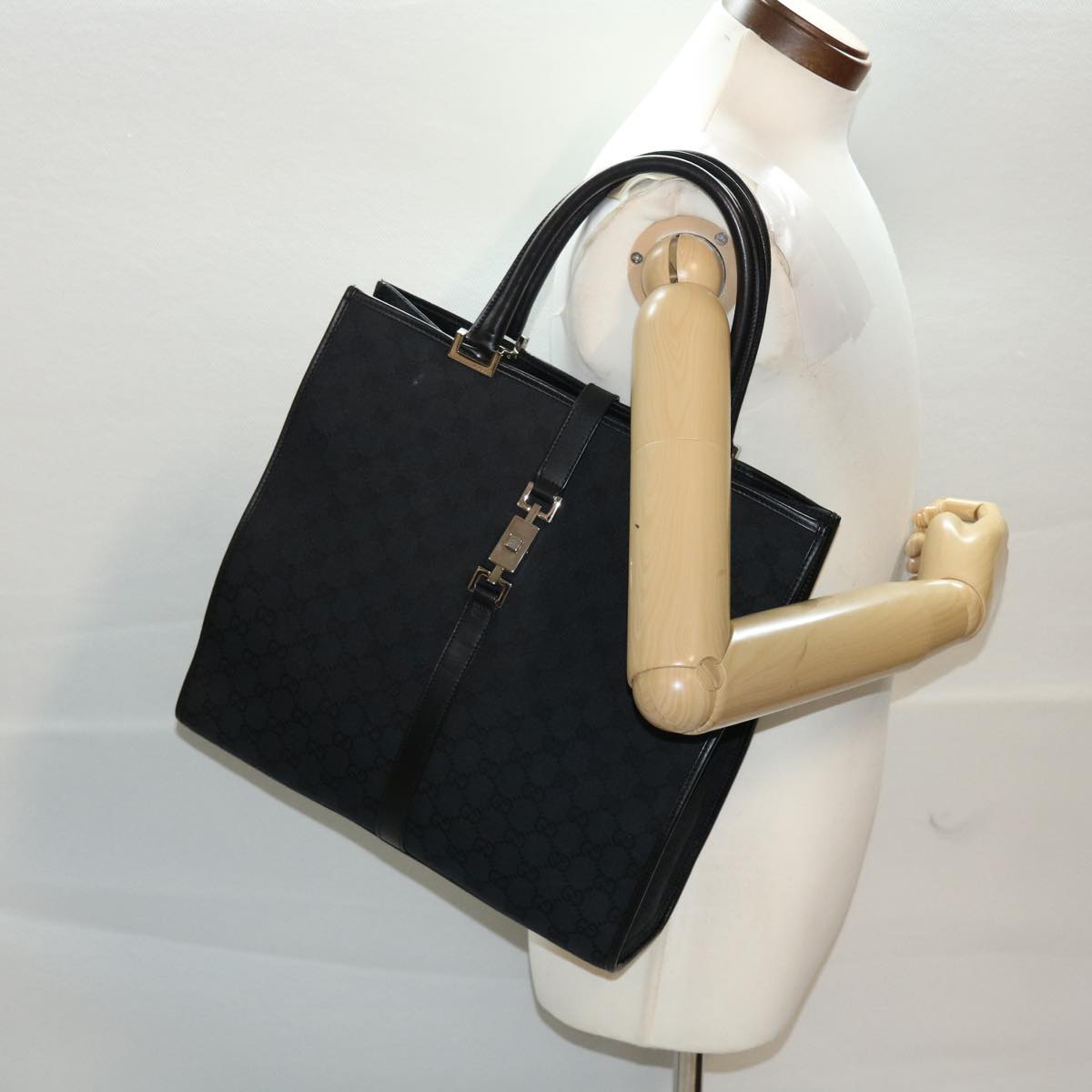 GUCCI GG Canvas Jackie Hand Bag Black yk7654B