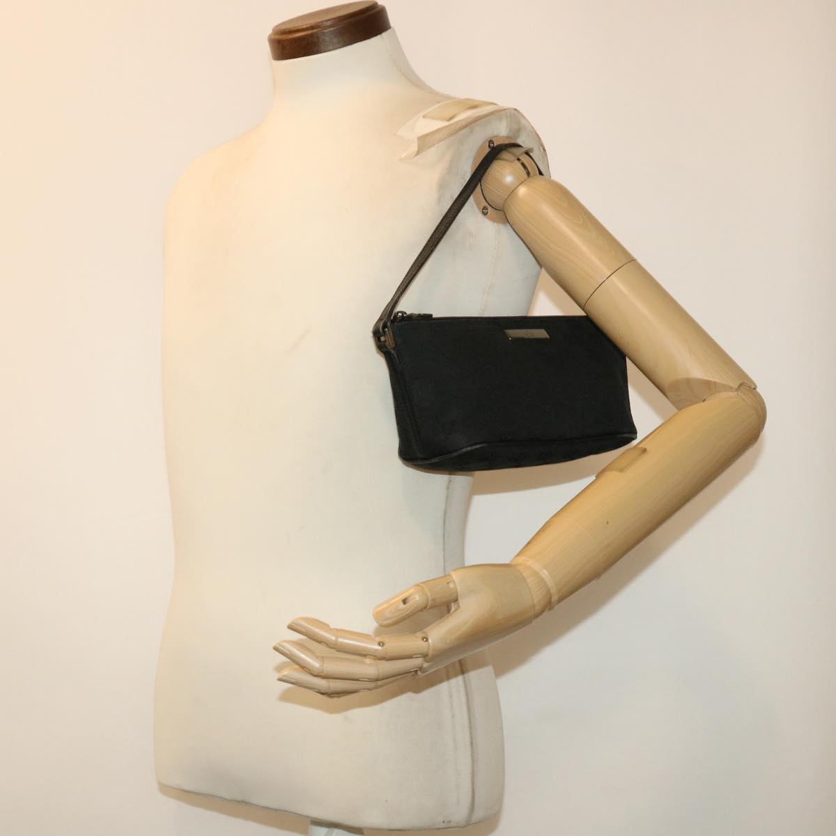 GUCCI GG Canvas Accessory Pouch Leather Black 07198 yk8119B