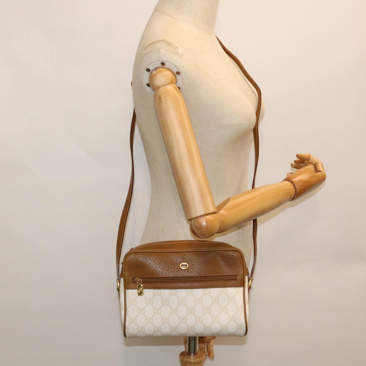 GUCCI GG Canvas Shoulder Bag PVC Leather Beige 119.02.087 yk8537