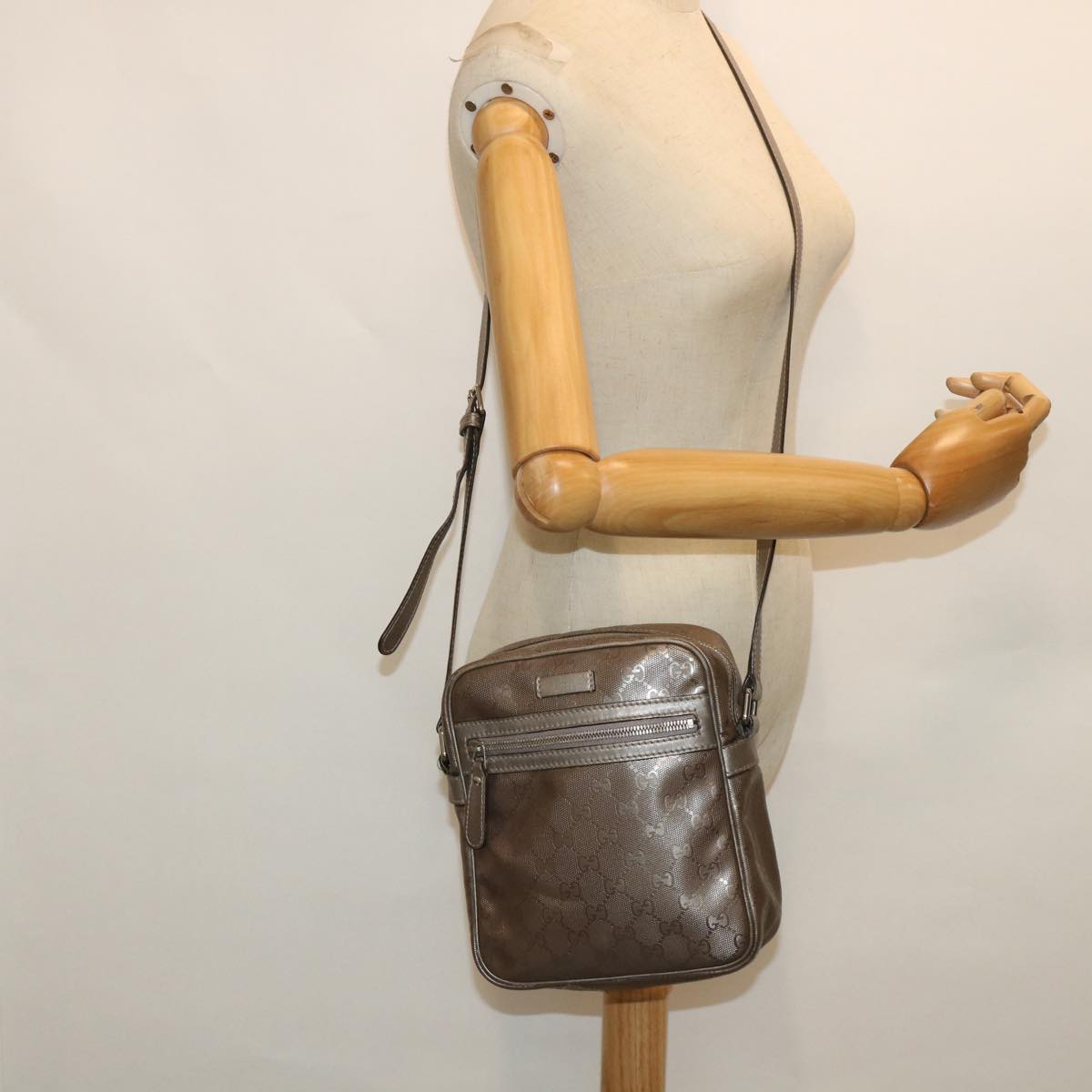 GUCCI GG Canvas Shoulder Bag PVC Leather Brown 233268 yk8653