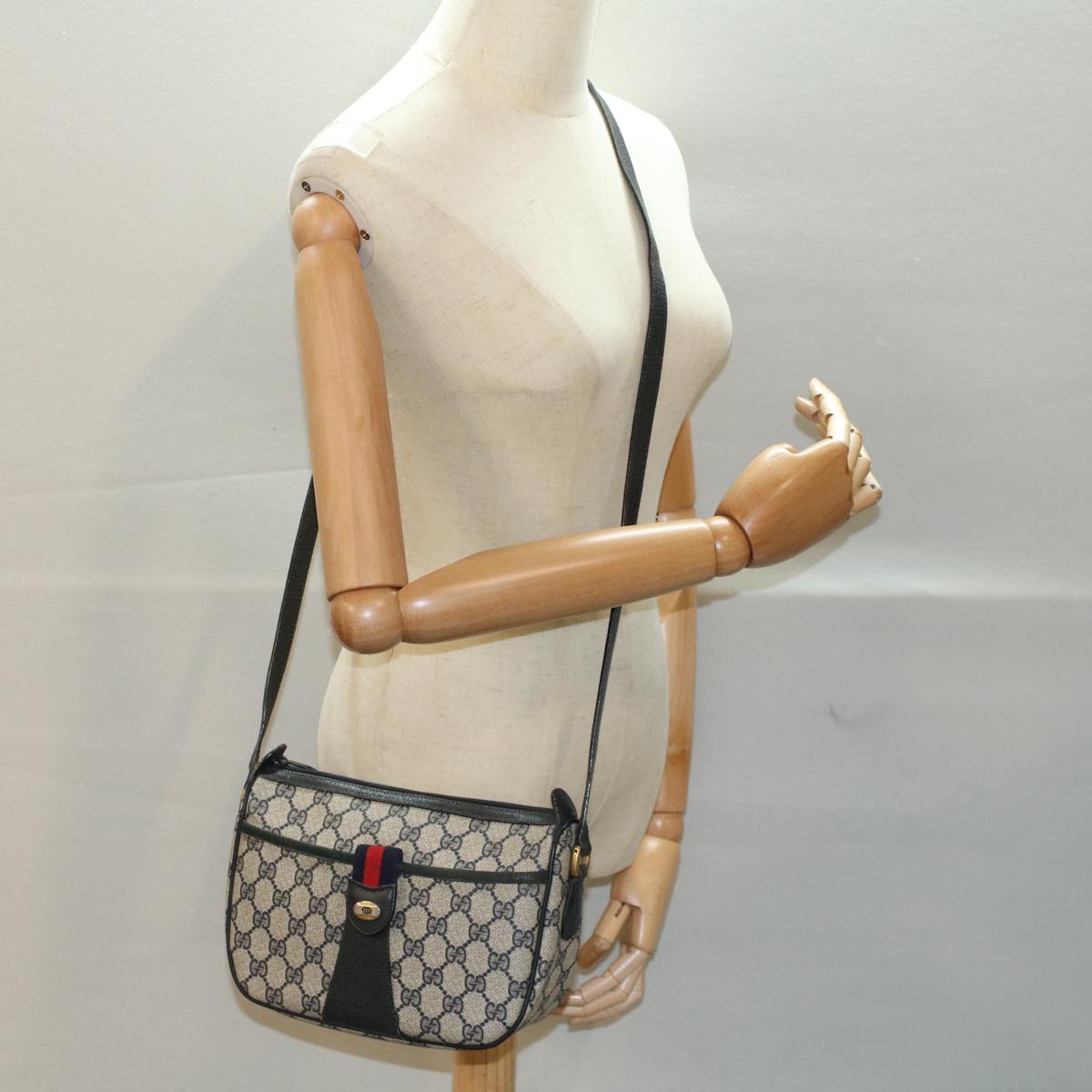 GUCCI GG Canvas Sherry Line Shoulder Bag Gray Red Navy 89 02 032 yk8710