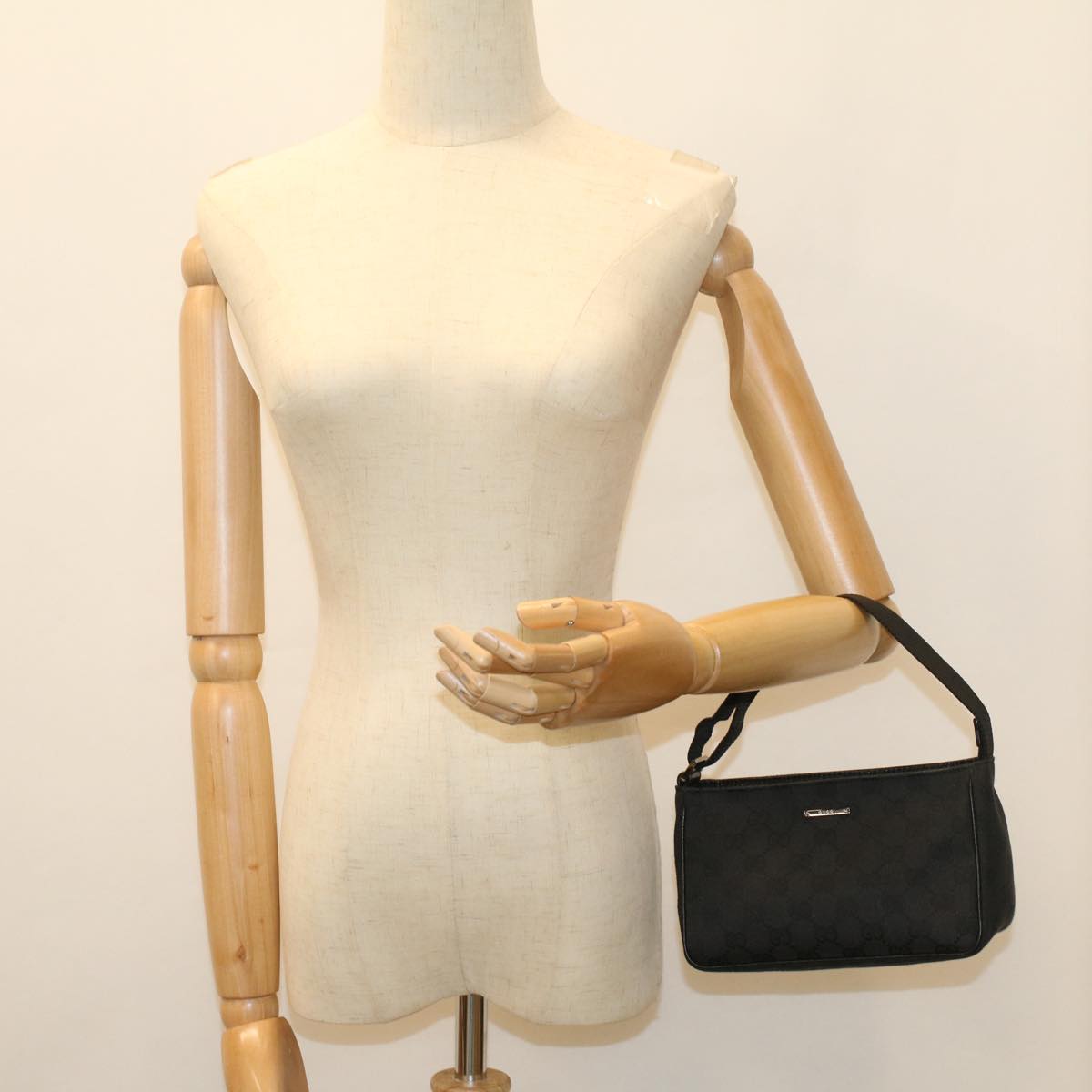 GUCCI GG Canvas Hand Bag Black 106644 yk8744