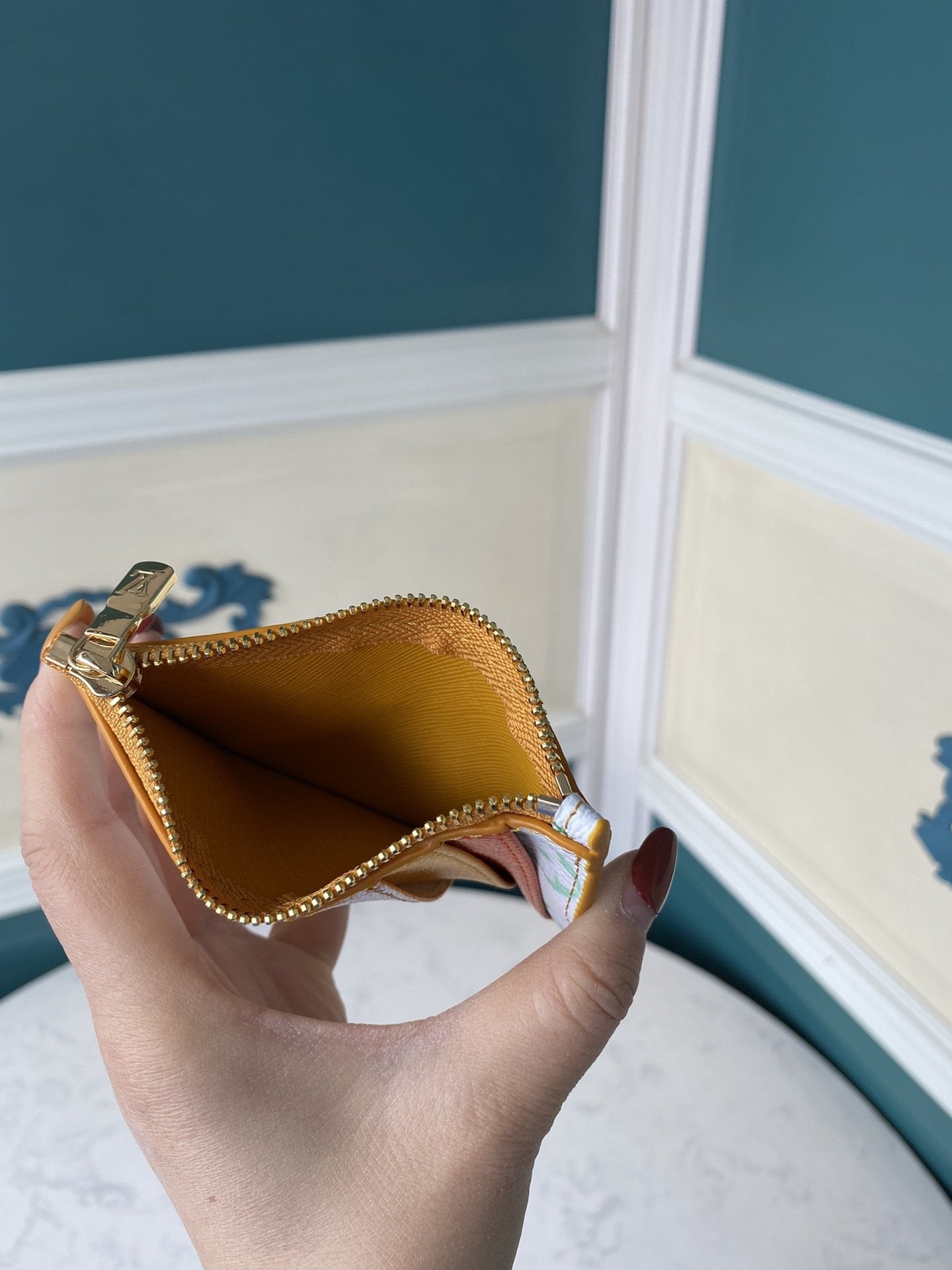 EN - New Arrival Wallet LUV 020
