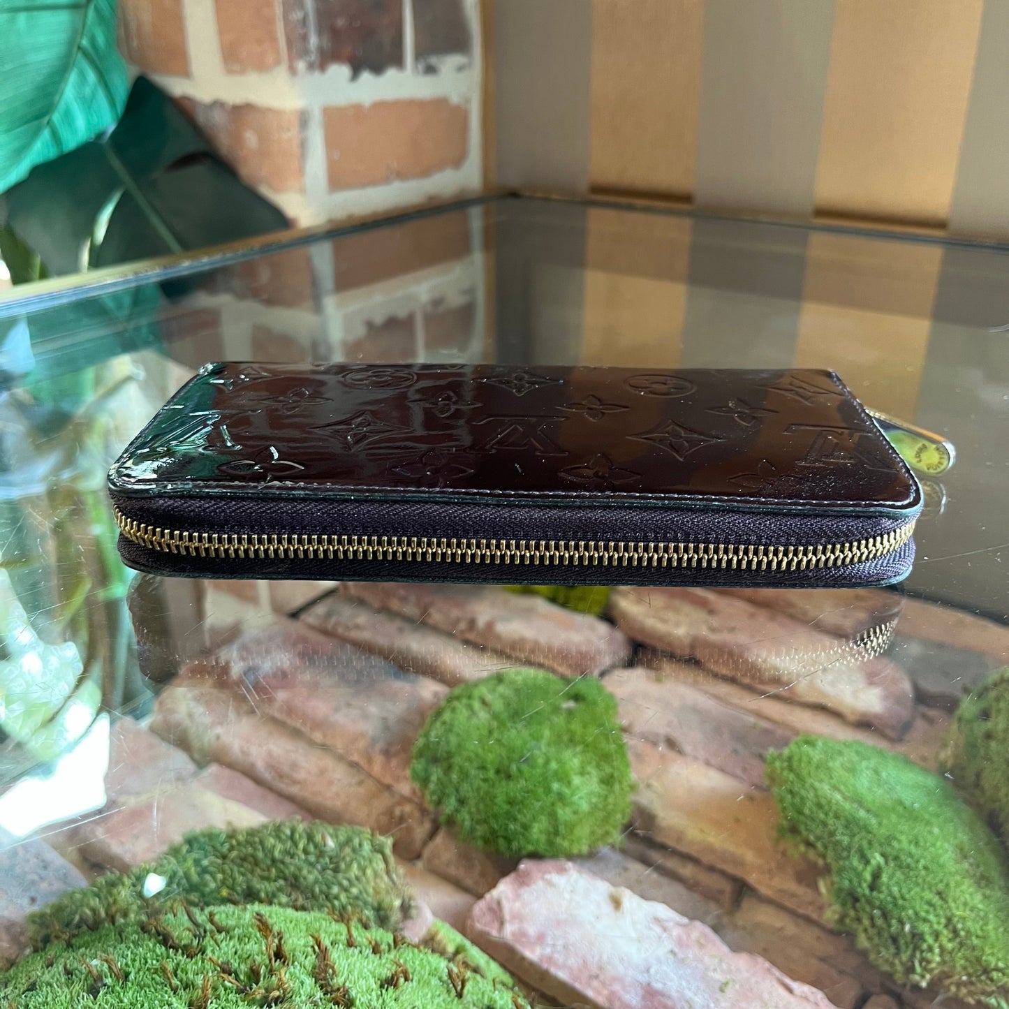 LOUIS VUITTON Zippy Amarante Monogram Vernis Wallet
