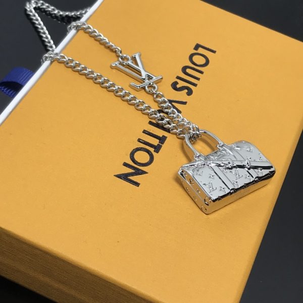 LV Necklaces 030