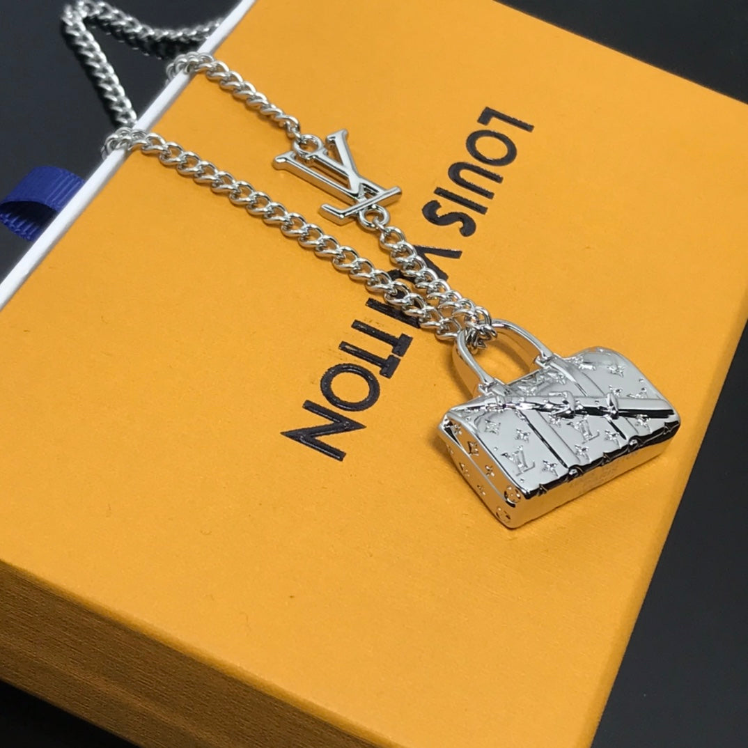 LV Necklaces 030