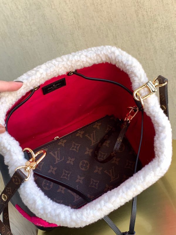 LOV2 Bags - Luxurious Bags  1401