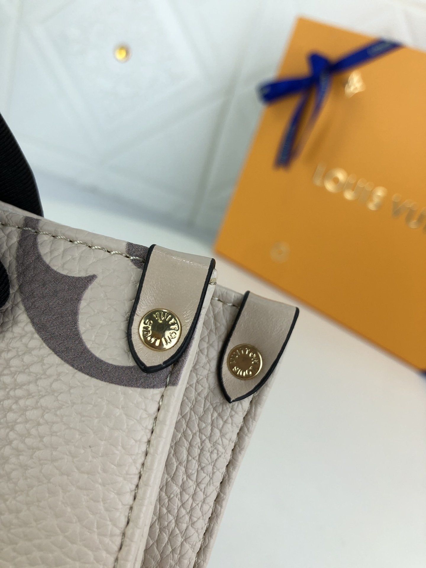 EN - New Arrival Bags LUV 106
