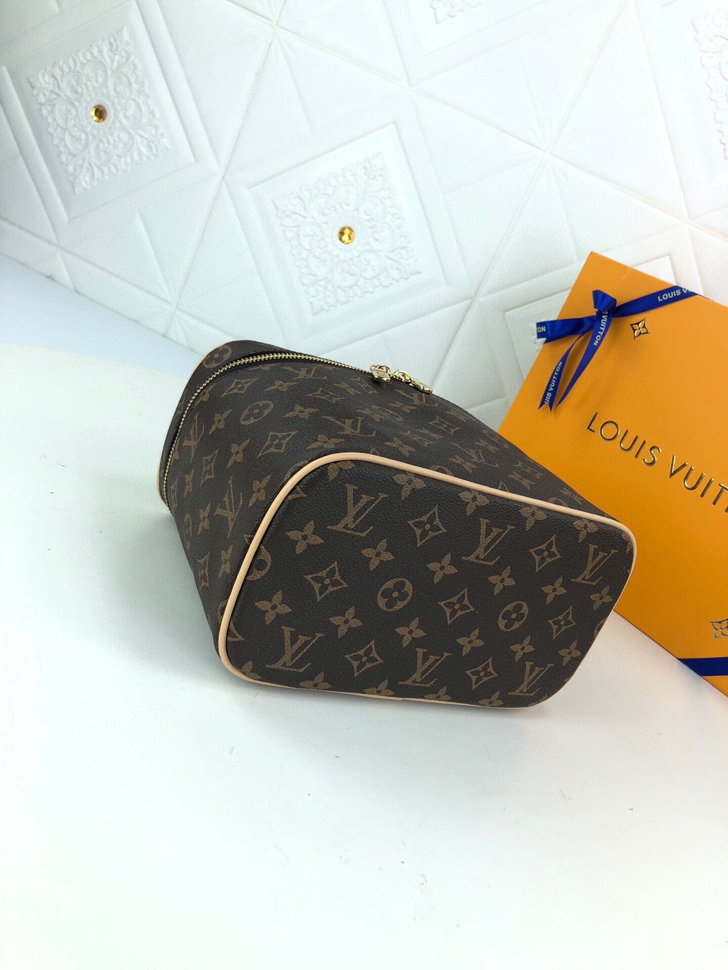 EN - New Arrival Bags LUV 023