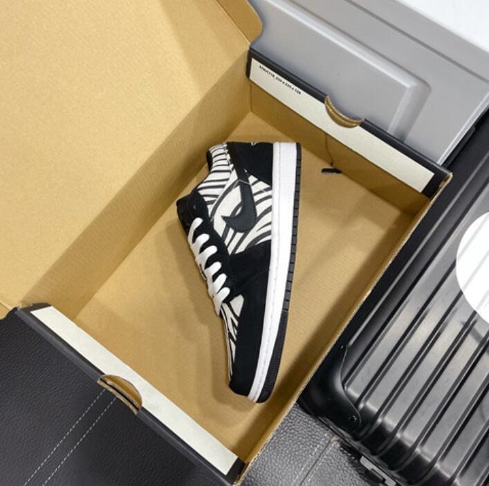 SAMC - NKE Shoes - 1611