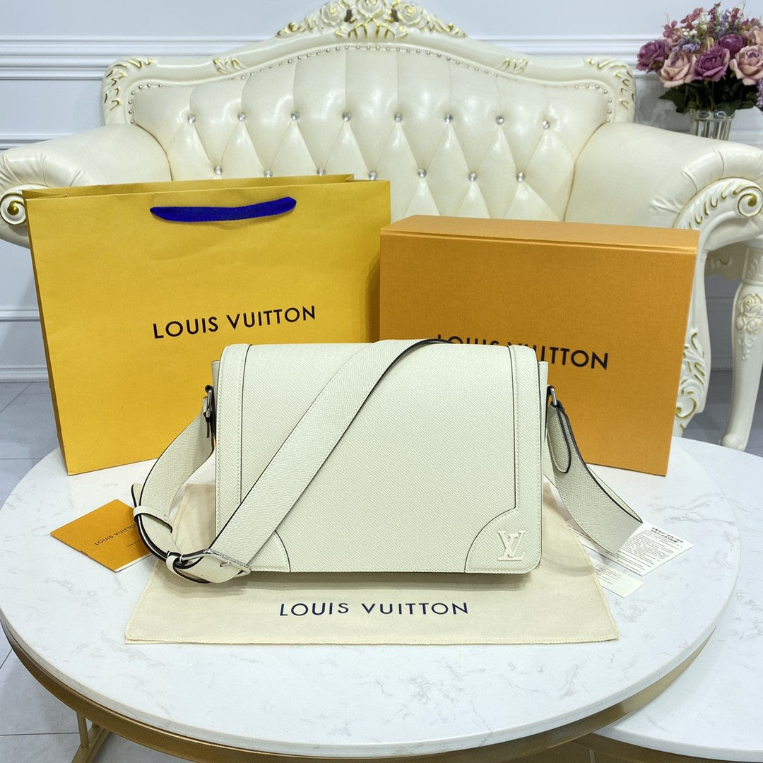 LV New GlamIap Messenger Bag Taiga White For Men, Bags, Shoulder And Crossbody Bags 11.1in/28.3cm LVÃ‚Â 