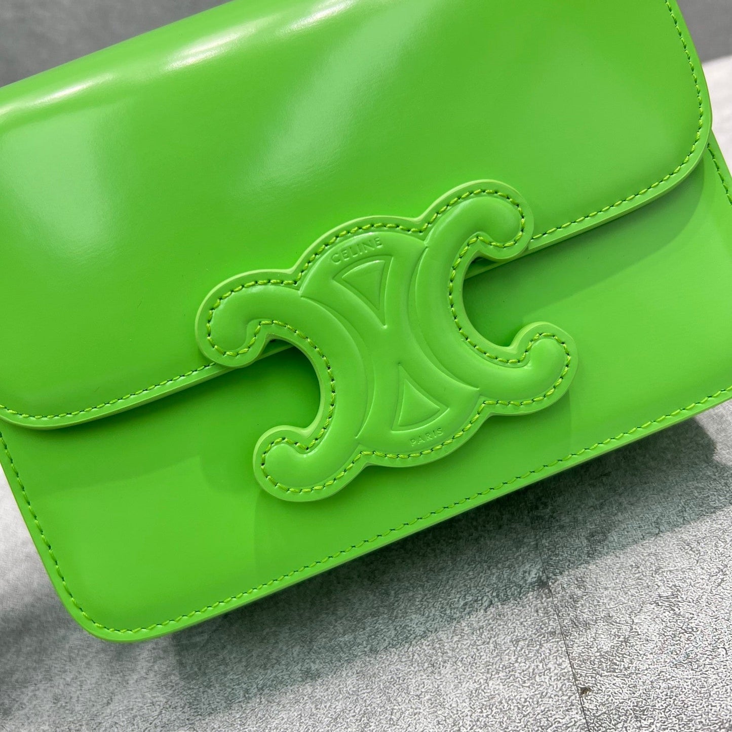 CE Classique Cuir Triomphe Bag Green For Women 9in/22cm
