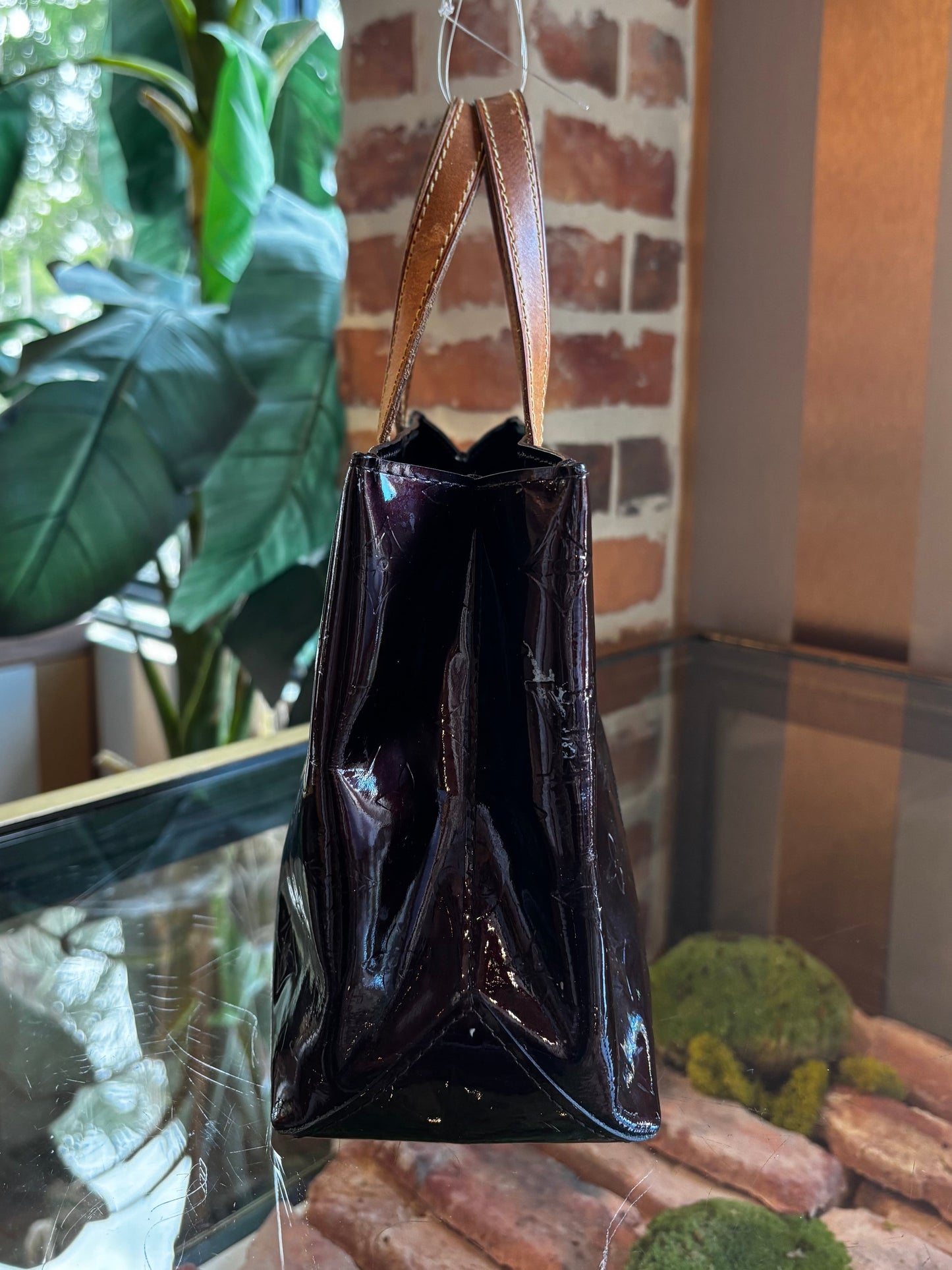 LOUIS VUITTON Vernis Amarante Reade PM Tote