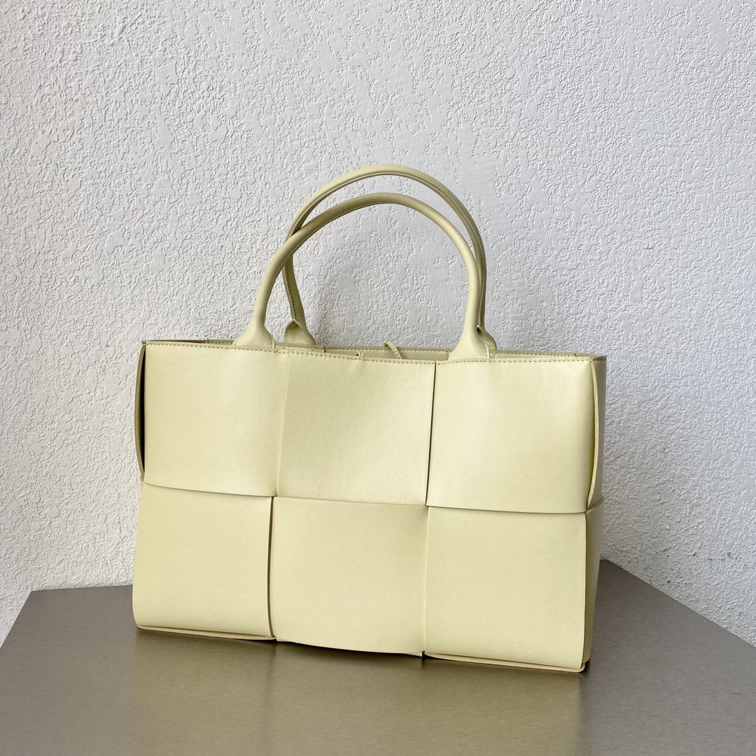 GLAMI Arco Tote Bag For Women 16.14in/41cm In Yellow IGLAMI Cream 609175VCQC27450