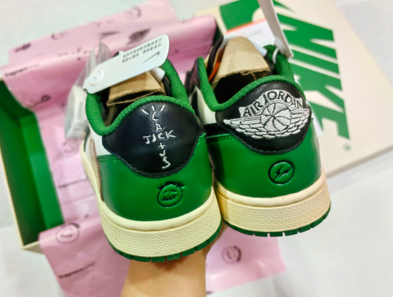 SAMC - NKE Shoes - 1079