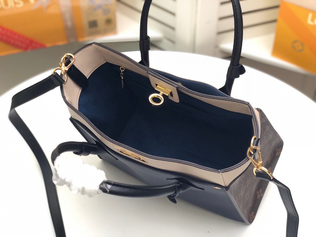 EN - New Arrival Bags LUV 043