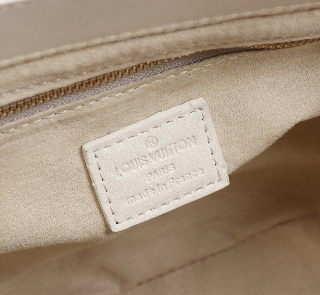 EN - New Arrival Bags LUV 234