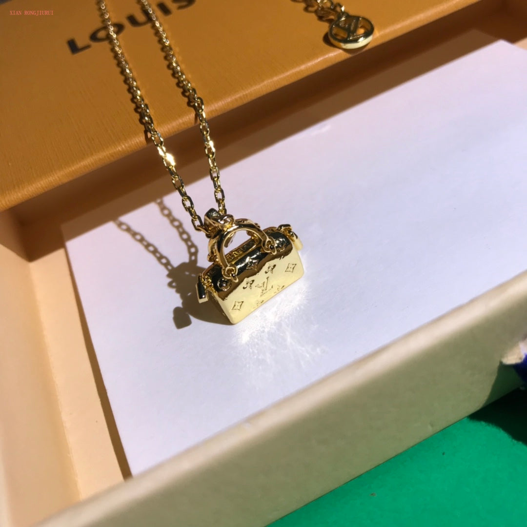 EN - Lux Necklace LUV031
